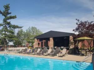 DoubleTree by Hilton Akron Fairlawn