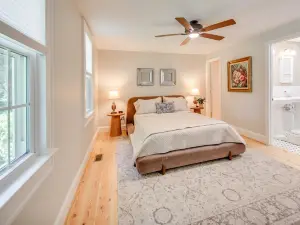 Located in the Heart of Gloucester Courthouse!