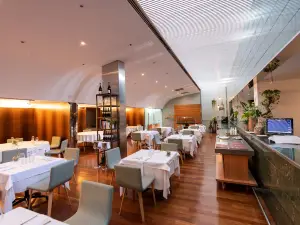 巴薩羅那雅典娜公寓酒店