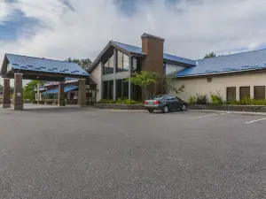 Jolly Roger Inn & Resort