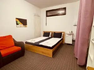 Central Hostel Partener