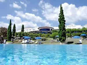 Sunrise Village Beach Hotel