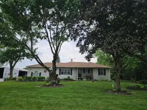 Sportsman’s Hideaway- Cozy 3 bedroom home less than 2 miles from Bass Lake!