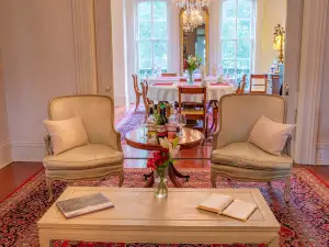 Justine Inn Savannah