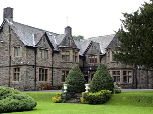Maes Manor Country Hotel