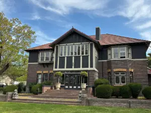 ลินด์เซย์ เฮาส์ เกสต์เฮาส์