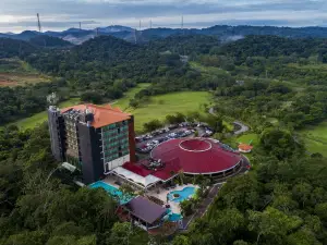 Summit Rainforest & Golf Resort