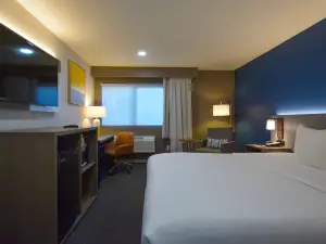 Comfort Inn & Suites Moreno Valley Near March Air Reserve Base
