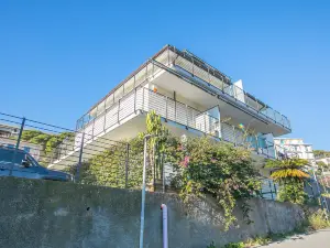Beachy Vibes- 900m from the Beach