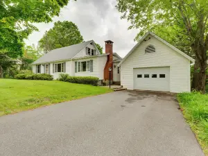 Cape House in Farmington w/ Shared Outdoor Pool!