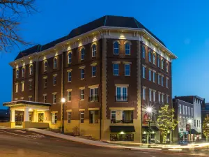 The Mount Vernon Grand Hotel
