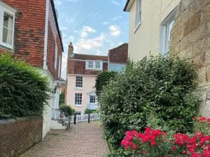 Peaceful Garden Retreat in Tunbridge Wells