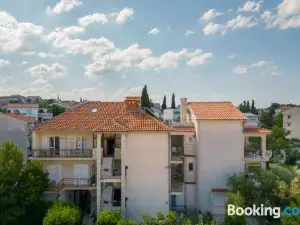 Apartments Lonzor