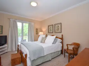 Spacious Cabin on Lake Martin!