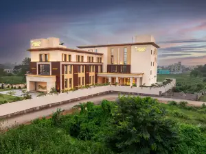 Krishna's Courtyard - Hotel & Convention