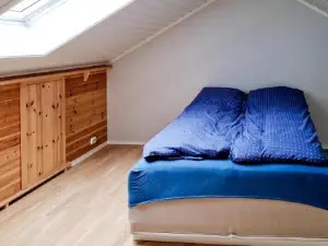 5 Bedroom Amazing Home in Spangereid