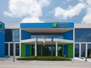 Holiday Inn Express 託盧卡