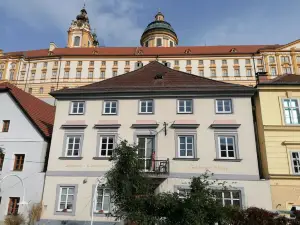 Golden Star - Premium Apartments