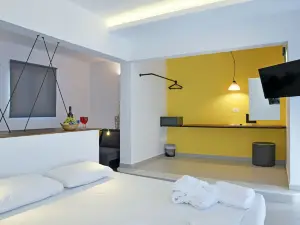 Hillside Studios & Apartments