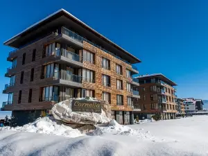 CORNELIA DELUXE RESIDENCE