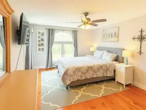 Lake Living, sit back and relax!