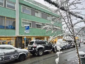 LL Properties - H99 Main Street Stay