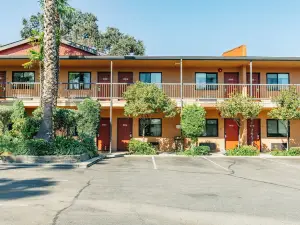 Adelaide Inn