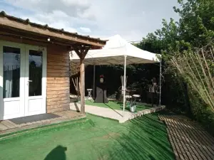 Cabane Insolite Avec Piscine et Spa Dans un Cadre Zen