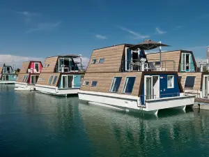 Marina Azzurra Resort
