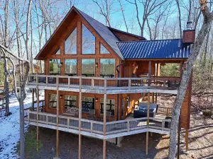 Expansive Mountain Views and Outdoor Activities - Stunning Retreat