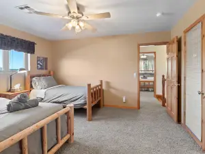 Bush Pilots Paradise |  Fly or Drive-in Cozy Cabin