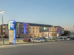 Holiday Inn Express & Suites N WACO AREA - WEST by IHG