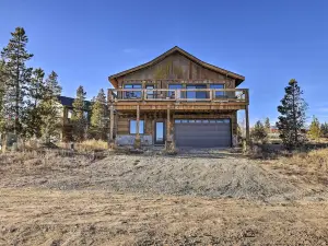 Balconies & Idyllic Views: Grand Lake Haven!