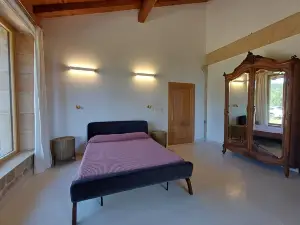 Apartment with Garden in VIlla Haritza Close to the Sea.