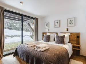 Chalet Black Squirrel