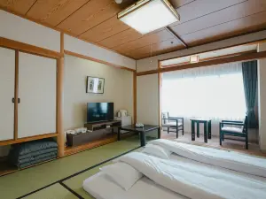 Tsuyama Kakuzan Hotel