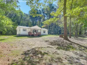 Woodsy Retreat Near Sloppy Floyd State Park!