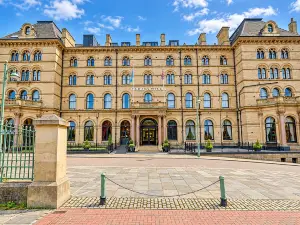 The Victoria Hotel, Bradford by Sunday