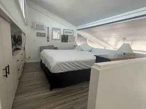 Cozy Condo 323-bedroom condo with WiFi, AC in charming Cedar Key