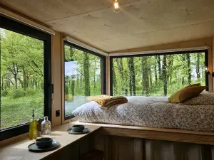 Eco-Responsible Designed Tiny House Perfect to Recharge in Sonchamps, Île-de-France