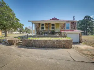Maries Place - Walk to Subiaco Abbey!