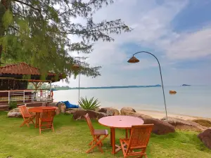 Pantai Indah Lagoi Bintan