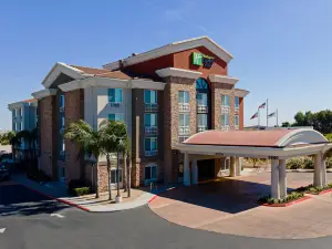Holiday Inn Express & Suites FRESNO SOUTH by IHG