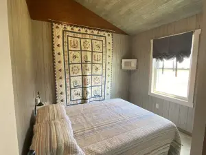Irish Acres Farm GLAMPGround - Deluxe & Rustic Glamping    Hosting 1-22 persons