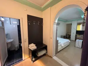 Cihanay Hotel