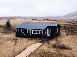 Golden Circle Luxury Cottages Lake View