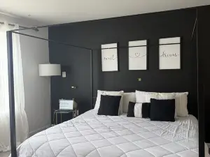 Cozy 3-bedroom condo with WiFi, AC in fabulous Hanover pet and family friendly