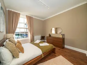 One Shore - Harbourside Townhouse