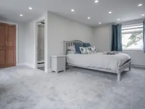 Pendeilo Villa - 5 Bedroom Holiday Home - Amroth