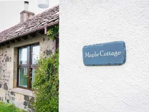 Maple Cottage with Hot Tub